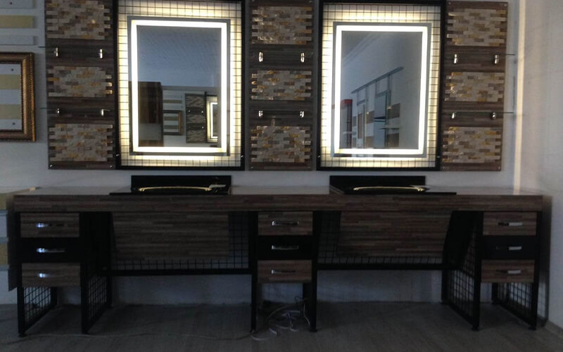 Kuaför Tezgahı Aynalarının Salon Dekorasyonuna Katkısı